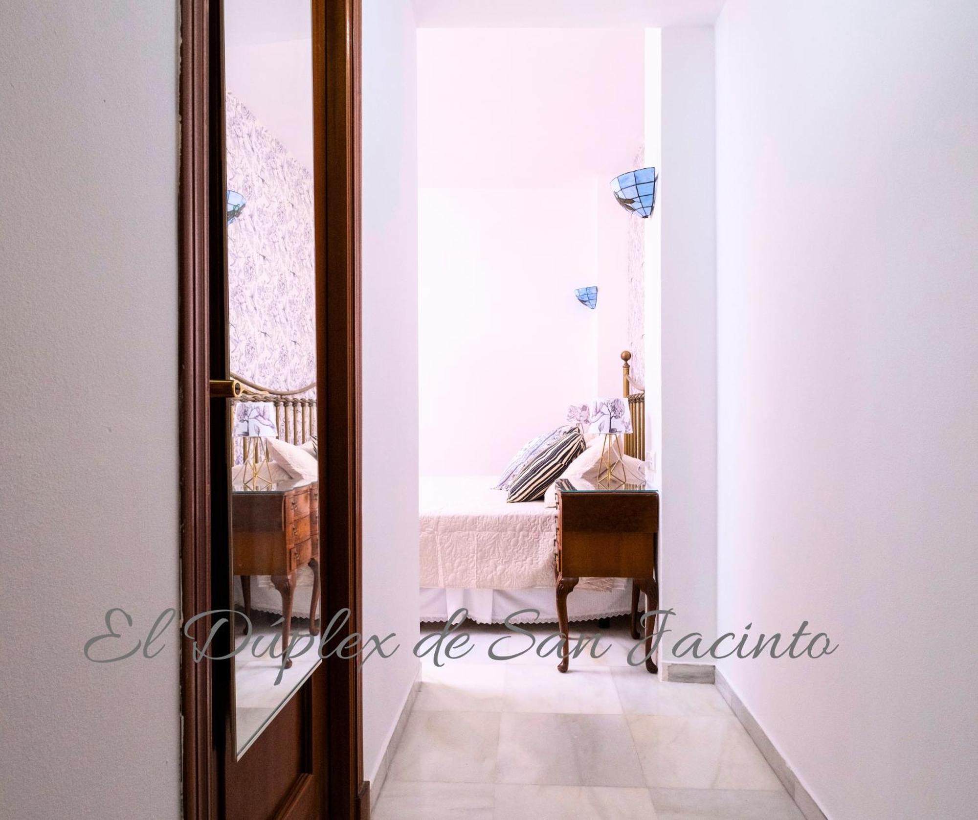 Апартаменты El Duplex De San Jacinto Севилья Экстерьер фото