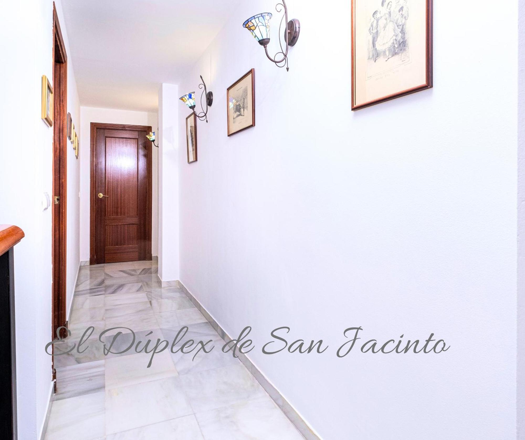 Апартаменты El Duplex De San Jacinto Севилья Экстерьер фото
