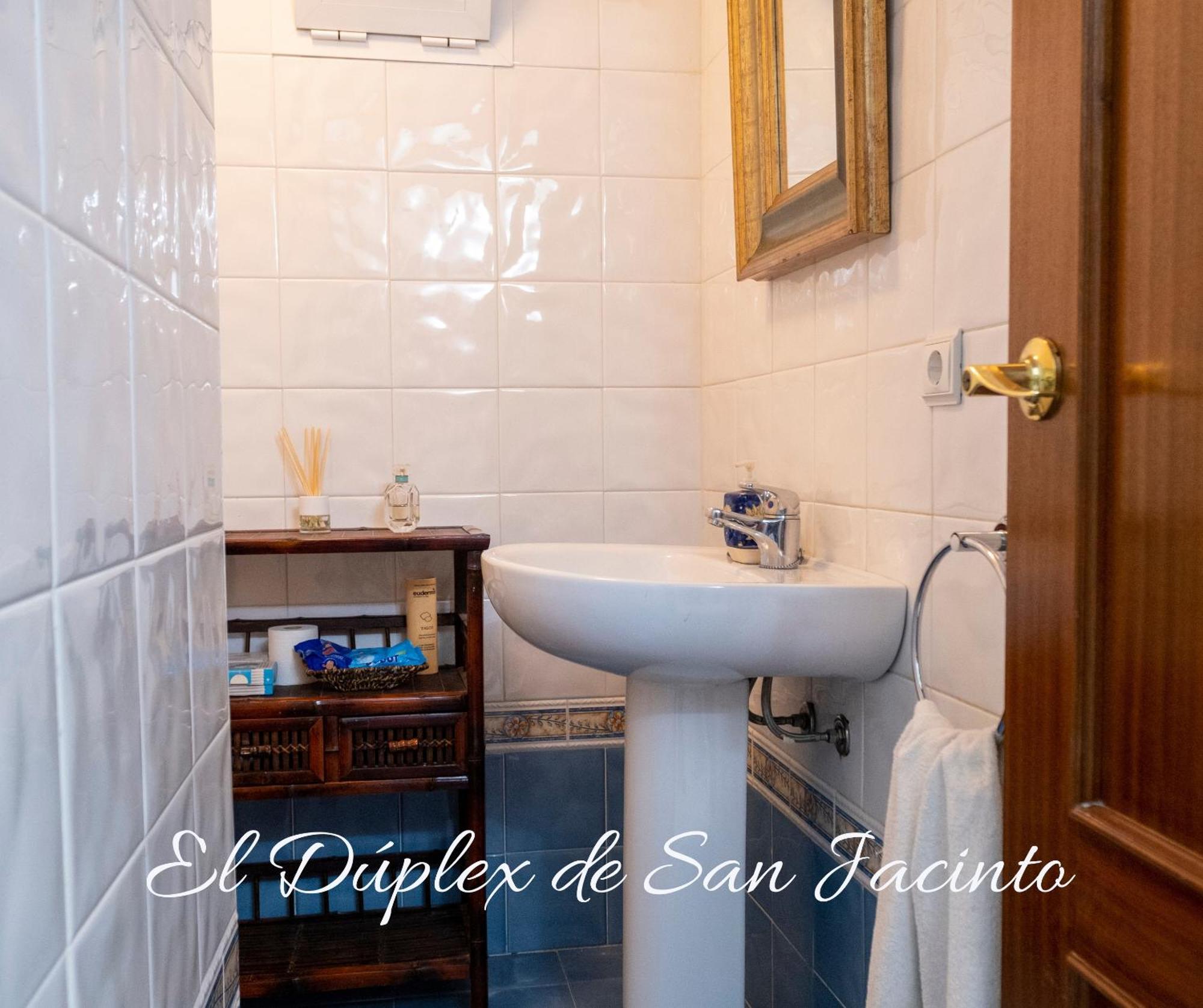 Апартаменты El Duplex De San Jacinto Севилья Экстерьер фото